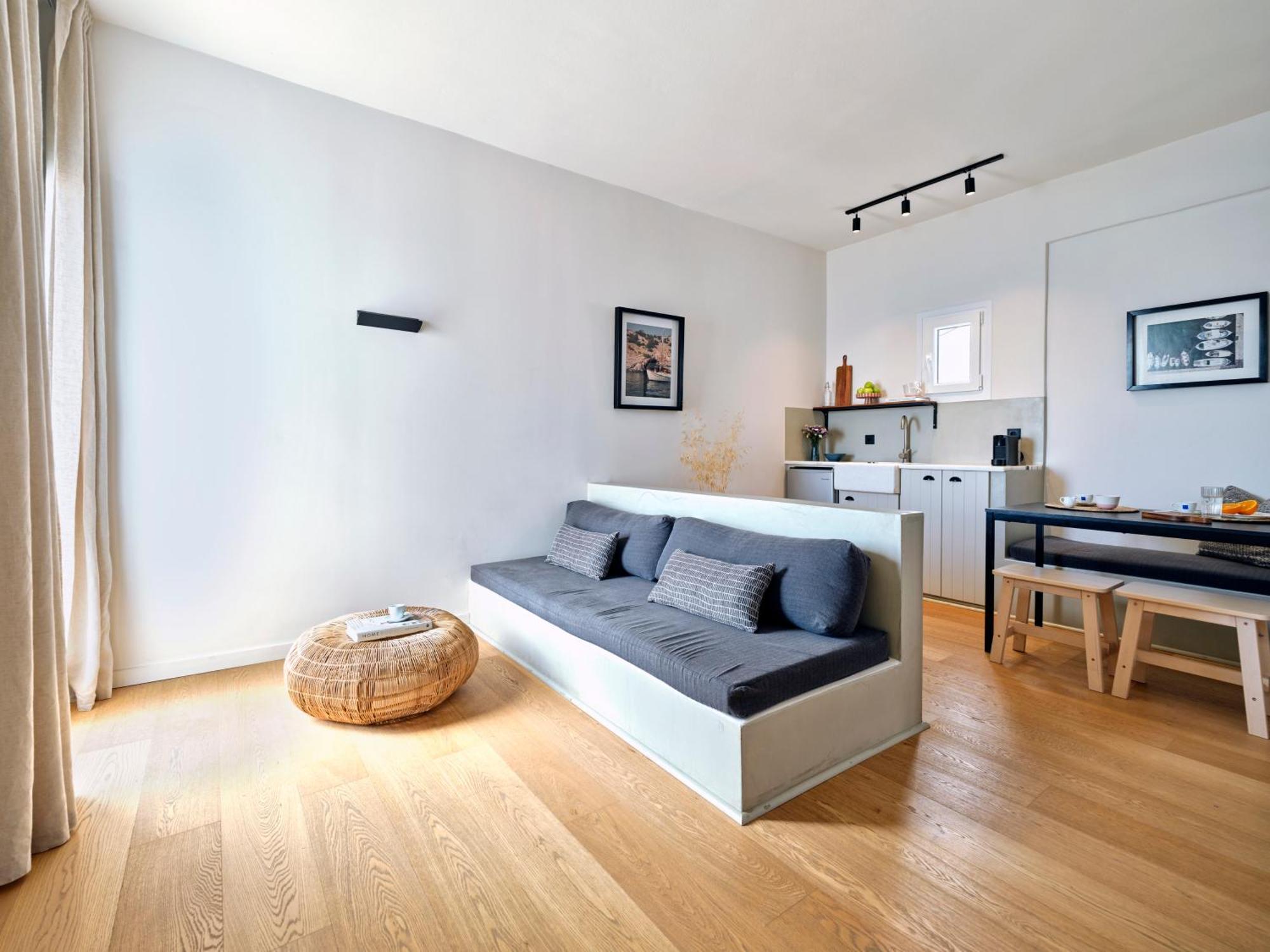 Magoo Suites Логарас Экстерьер фото